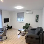 Luxury Nicole Apartment