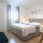 Luxury Nicole Apartment *