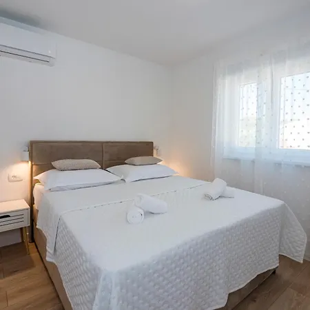 Luxury Nicole Apartment