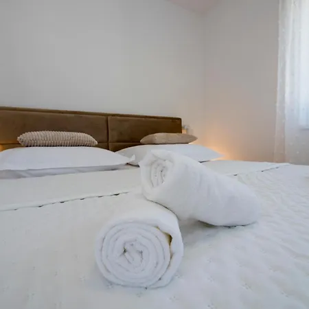 Luxury Nicole Apartman