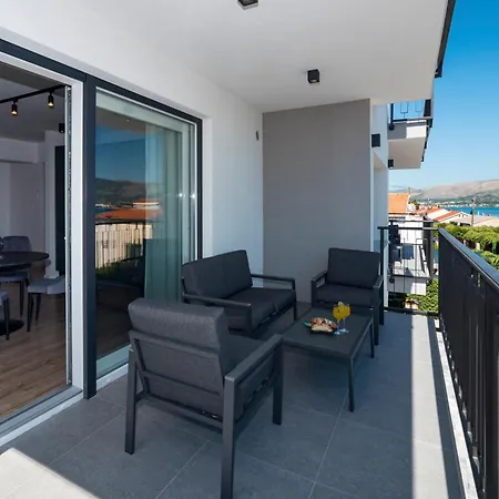 Luxury Nicole Apartamento *