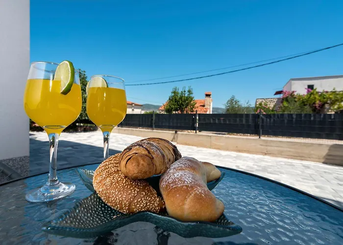 Luxury Nicole Трогир