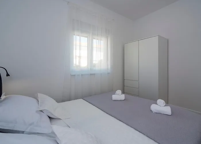 Luxury Nicole Трогир