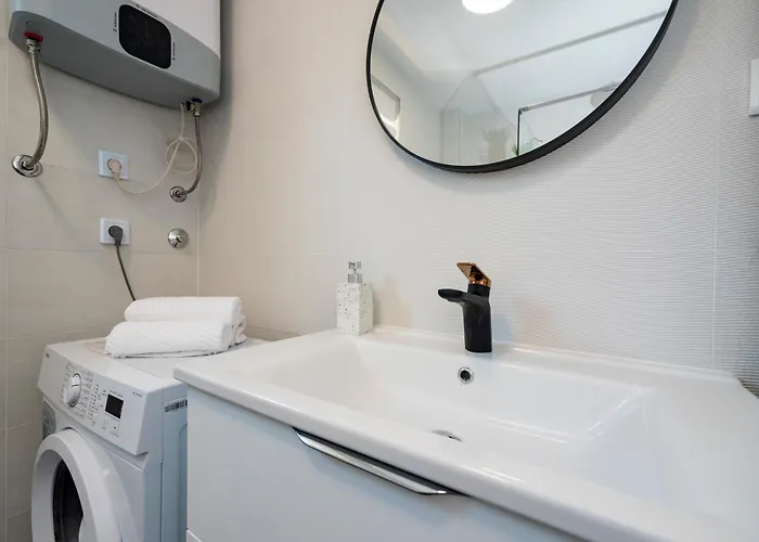 Luxury Nicole Трогир