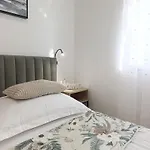 Luxury Nicole * تروغير